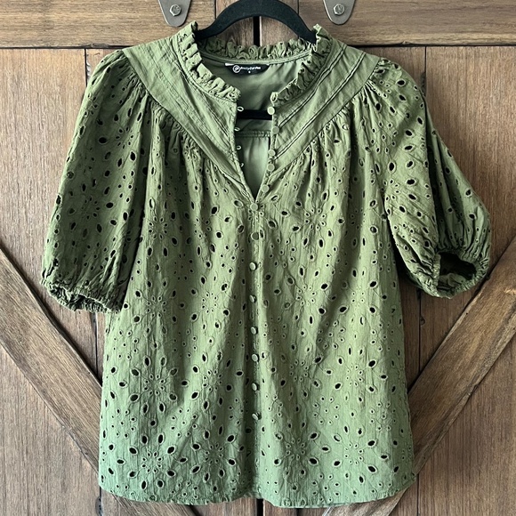 Pretty Garden Olive Green Eyelet Embroidered Blouse Size Small - Picture 1 of 7